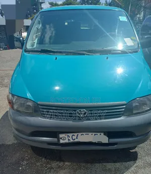 Photo - Toyota HiAce 2003 Blue