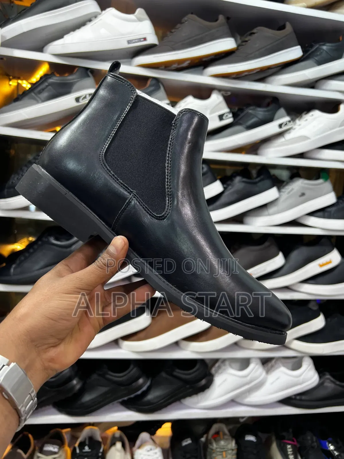Elegant Leather Chelsea Boots Black Color