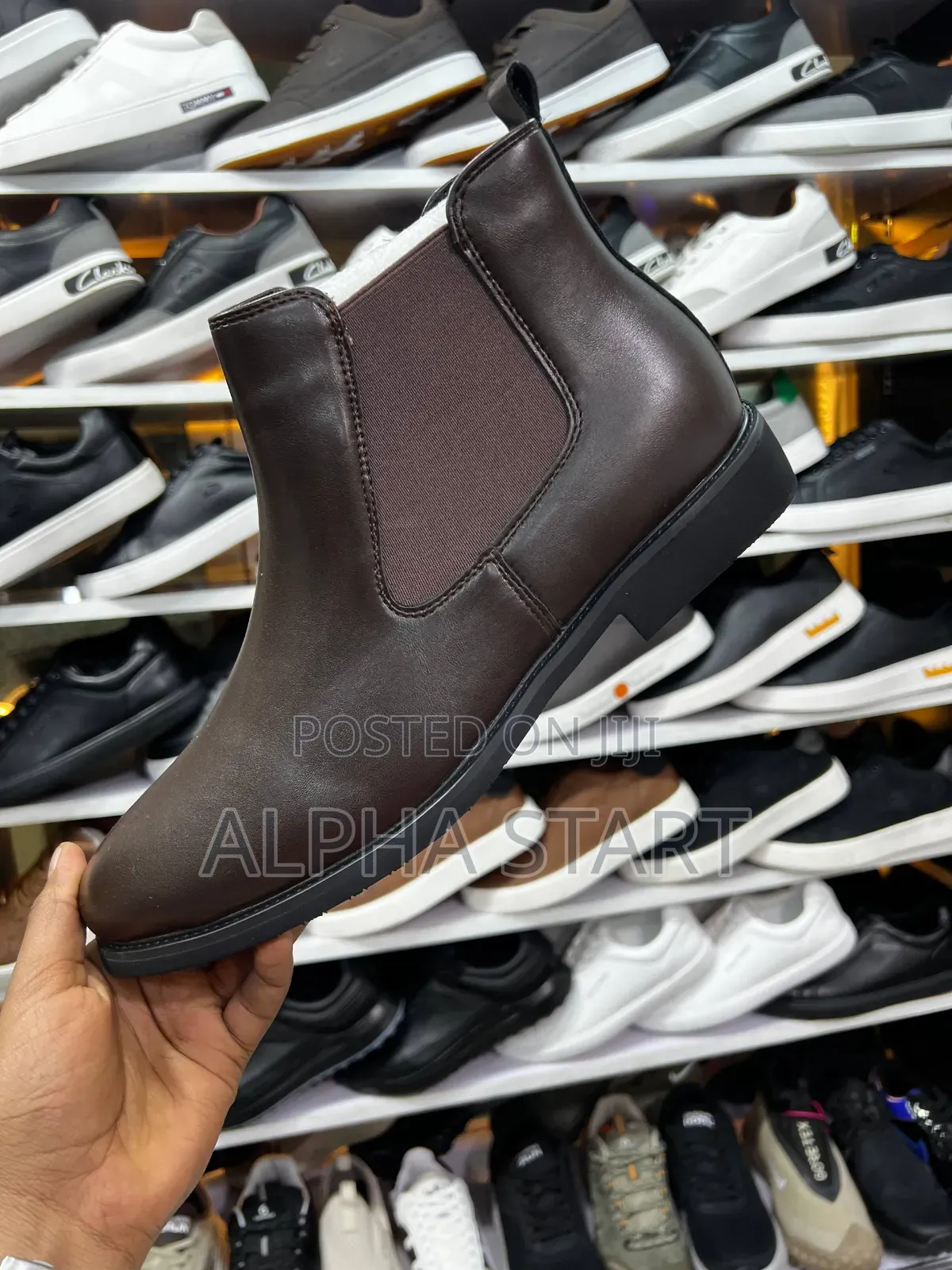 Elegant Leather Chelsea Boots Brown and Black Color