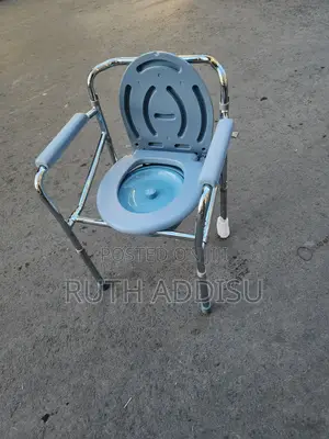 Photo - Commode Chair𡯁你poty Chair九月commode Chair奔走toilet Chair腔內commode Chair