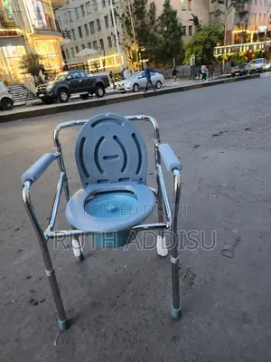 Photo - Toilet Chair夷狄commode Chair庫藏commode Chair𡯁我toilet Chair管道commode Cha