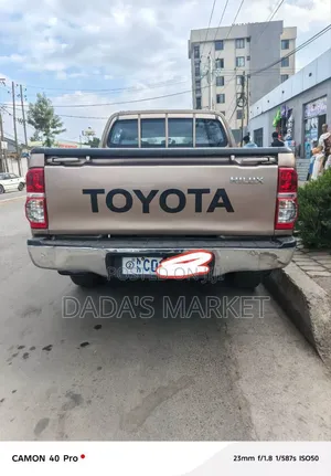 Toyota Hilux 2011 Gray