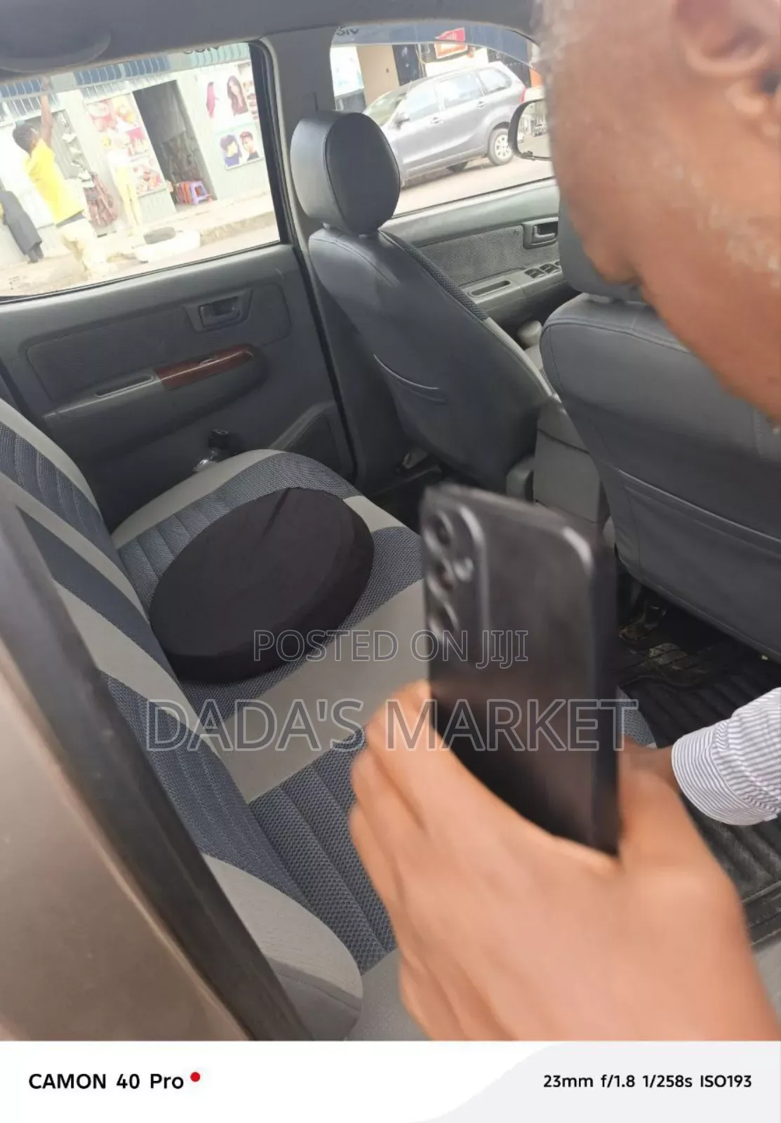 Toyota Hilux 2011 Gray