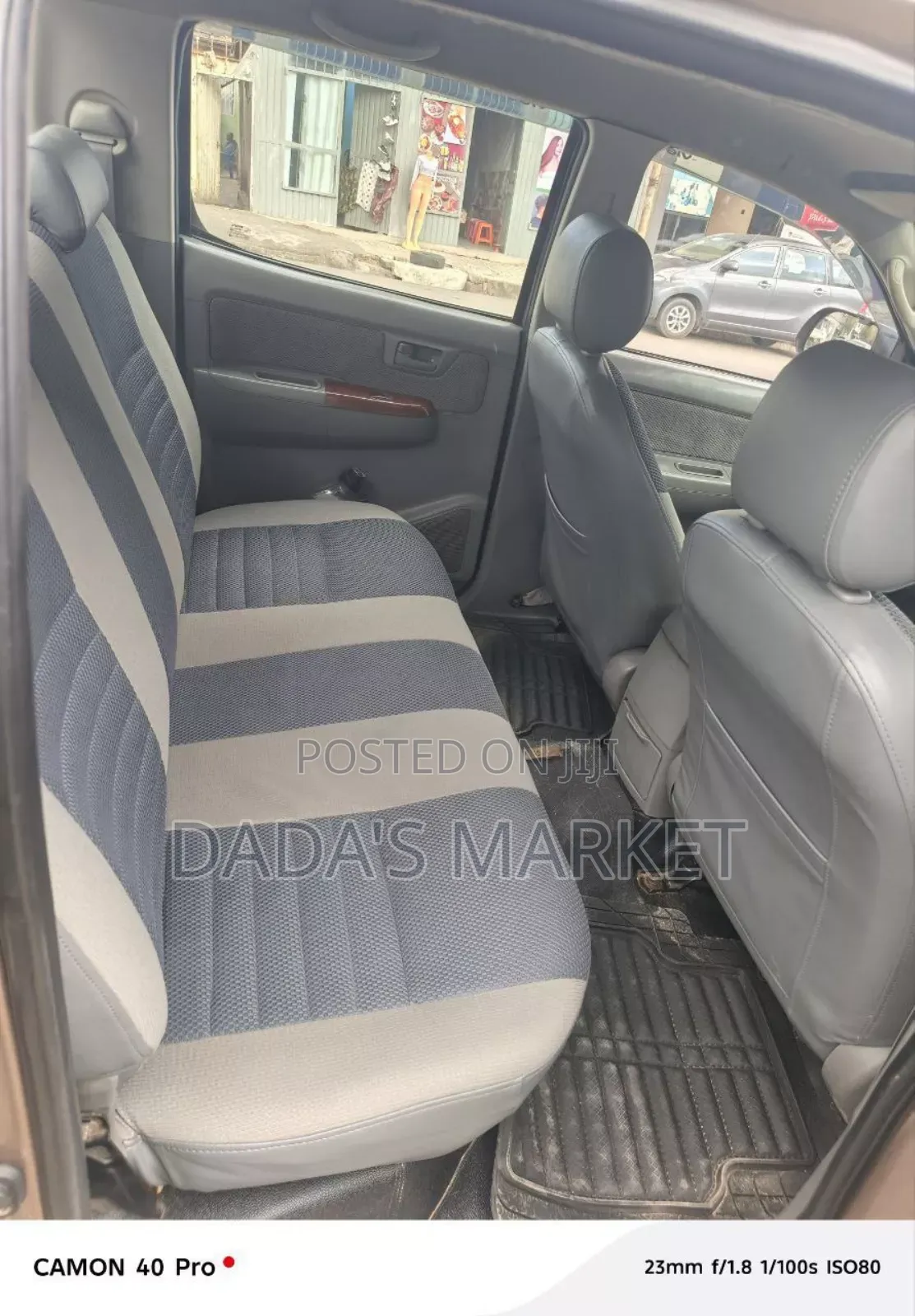 Toyota Hilux 2011 Gray