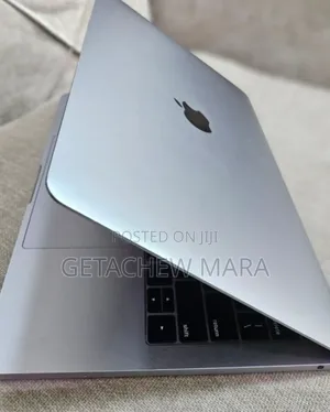 New Laptop Apple MacBook Pro 2019 8GB Intel Core i5 SSD 256GB
