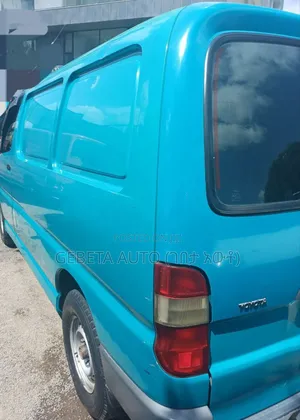 Toyota HiAce 2003 Blue