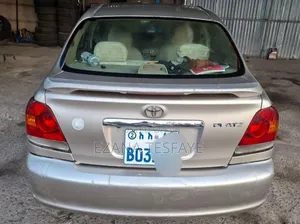 Toyota Platz 2005 Silver