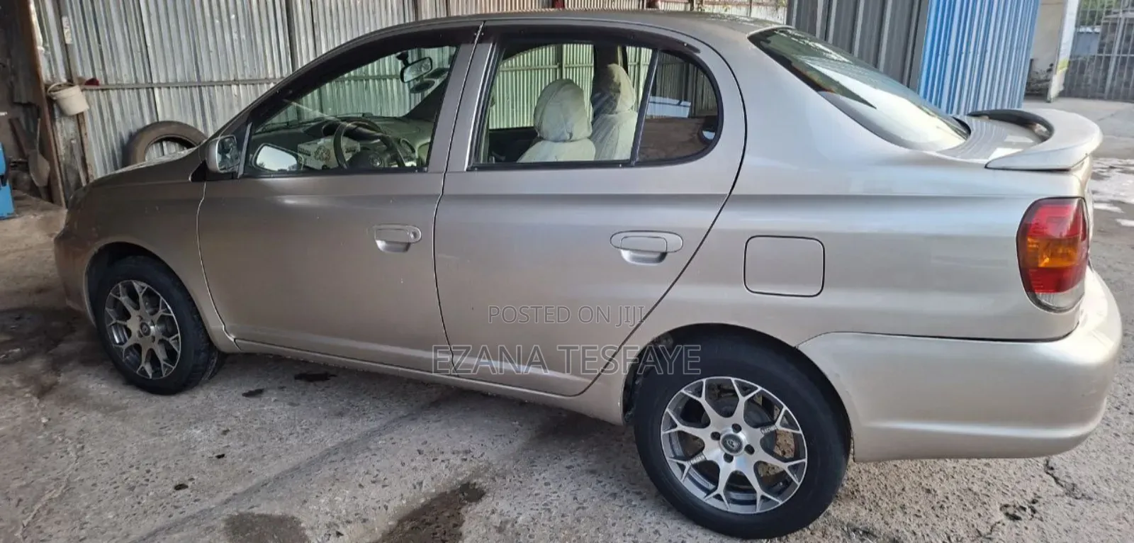 Toyota Platz 2005 Silver