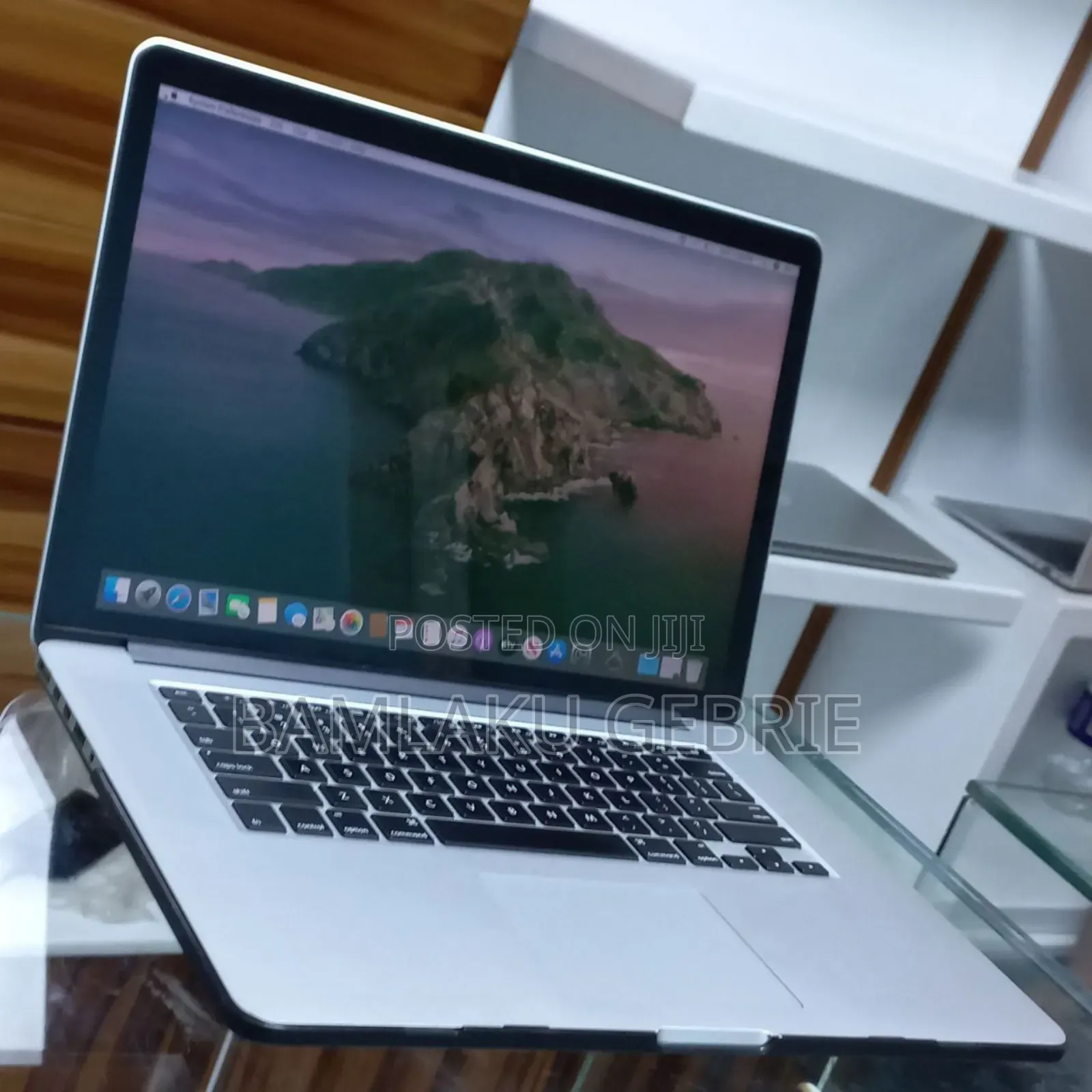 New Laptop Apple MacBook Pro 2013 8GB Intel Core I7 SSD 256GB