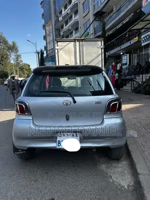 Toyota Vitz 1.0 FWD 3dr 2001 Silver