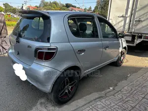 Toyota Vitz 1.0 FWD 3dr 2001 Silver