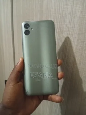 Photo - Samsung Galaxy F04 64 GB