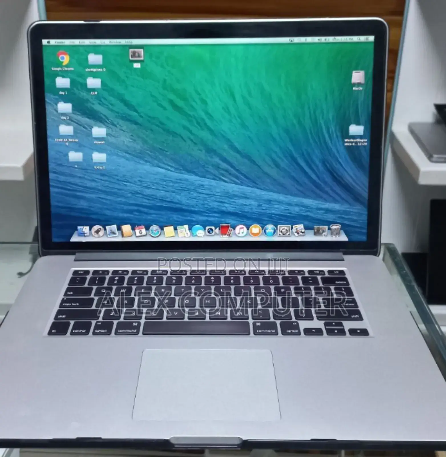 New Laptop Apple MacBook Pro 2013 8GB Intel Core I7 SSD 256GB