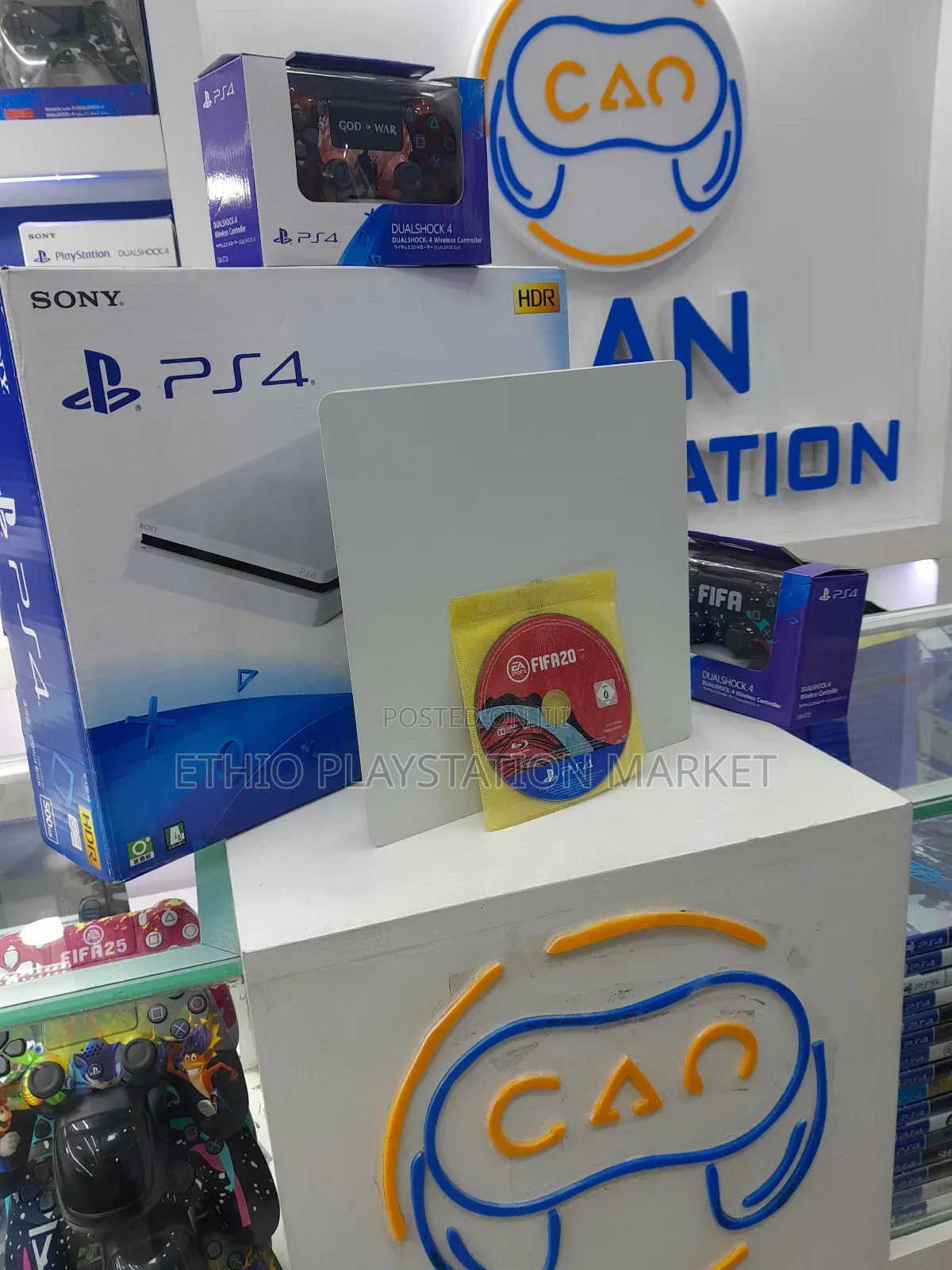 Playstation 4 Slim ከ1cd ጋር
