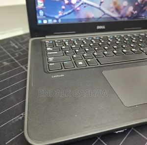 New Laptop Dell Latitude 3380 8GB Intel Core I5 SSD 256GB