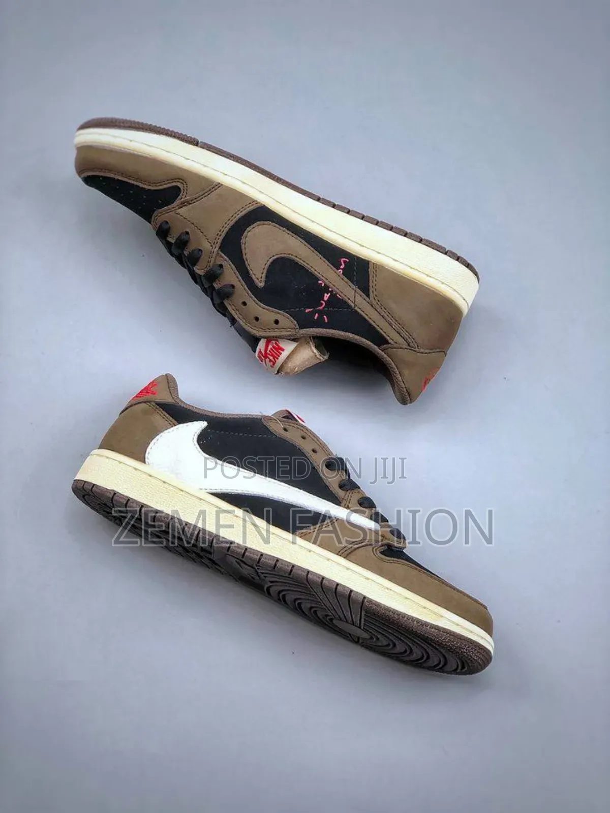 Jordan 1 Low Travis Mocka