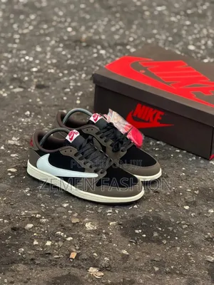 Photo - Jordan 1 Low Travis Mocka