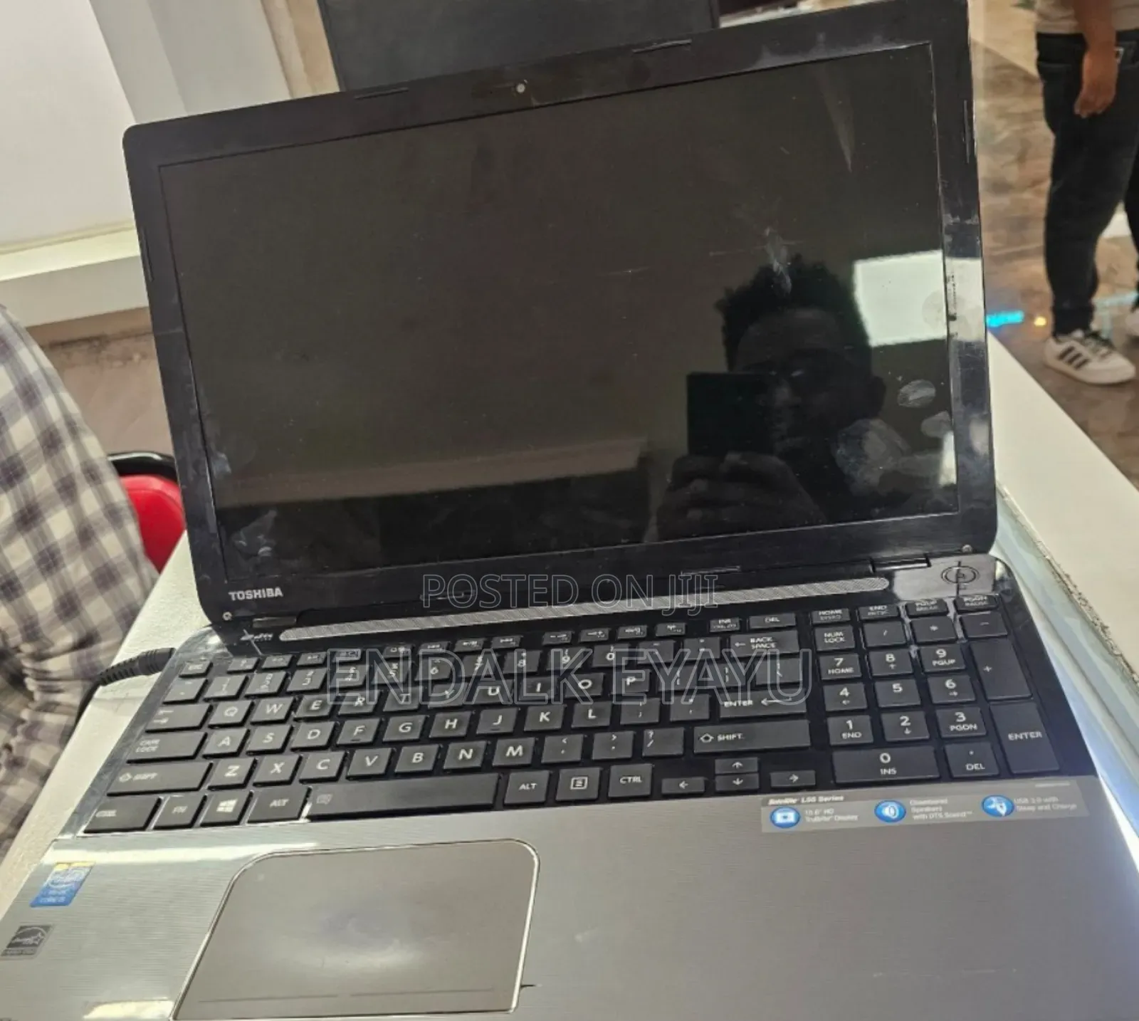 New Laptop Toshiba 4GB Intel Core I5 SSD 320GB