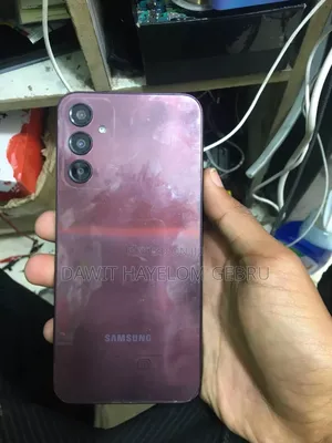 Photo - Samsung Galaxy A24 128 GB Red