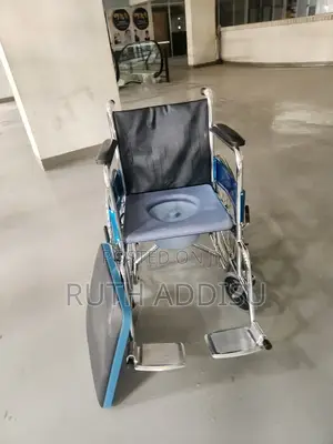 Photo - Commode Wheelchair輕微brand New Toilet Wheelchair奢華commode Wheelchair
