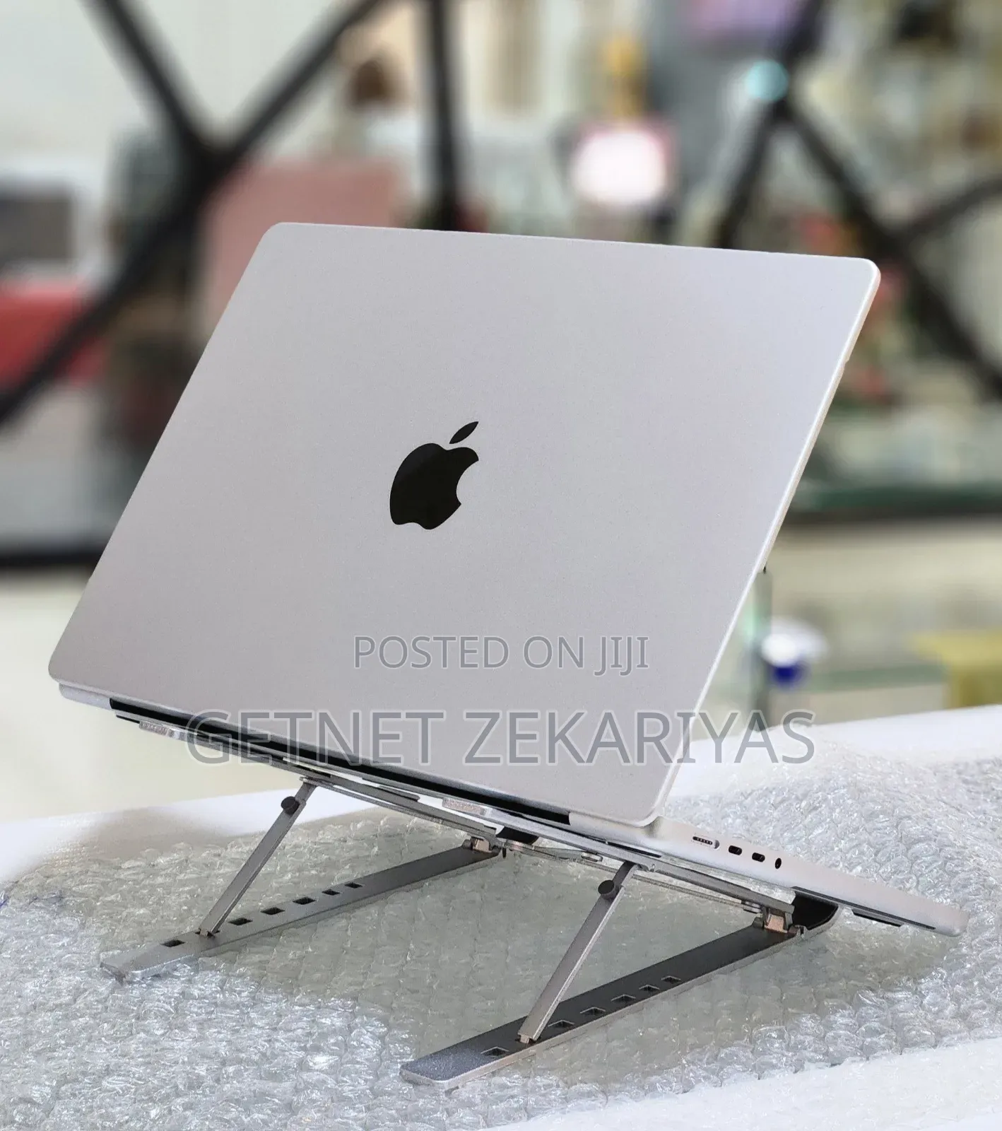 New Laptop Apple MacBook Pro M1 16GB Apple M1 Pro SSD 512GB