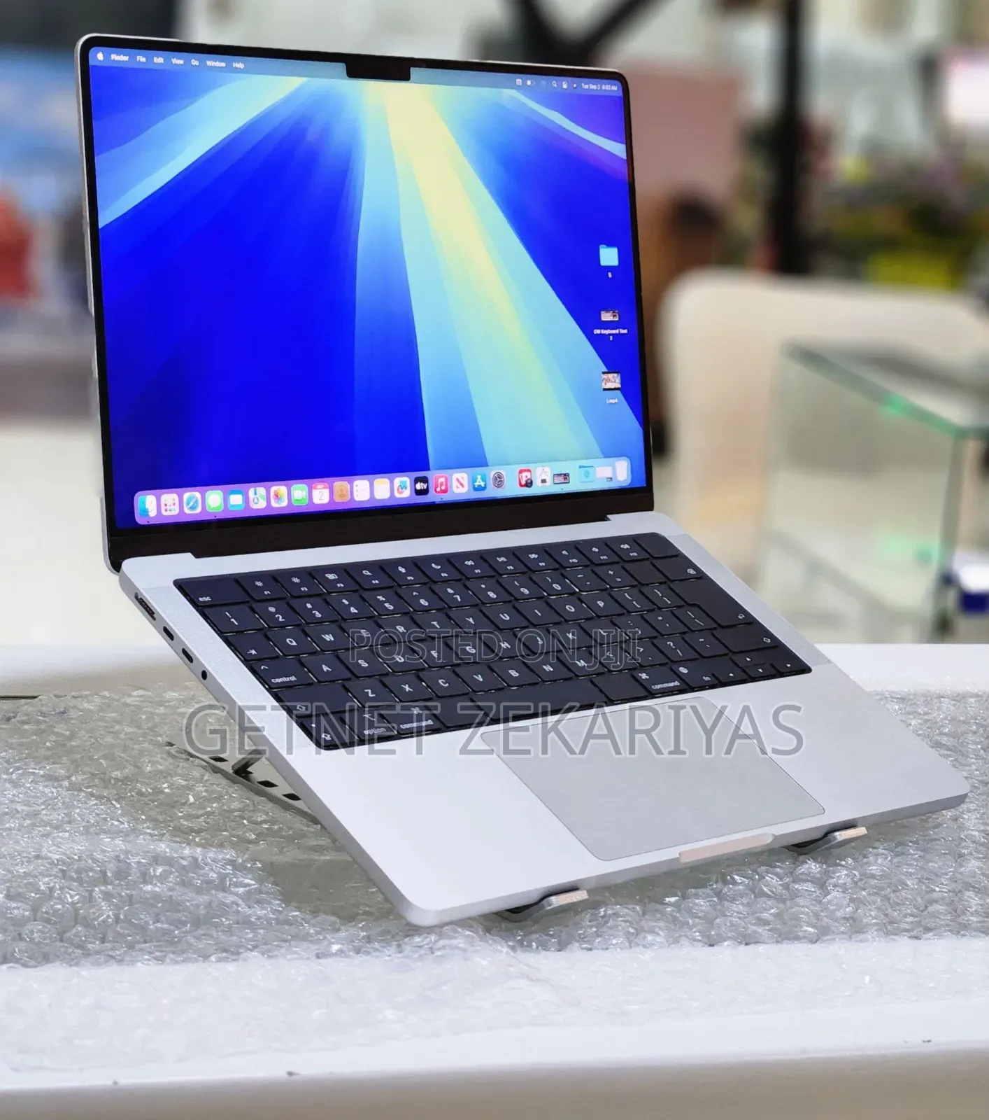 New Laptop Apple MacBook Pro M1 16GB Apple M1 Pro SSD 512GB