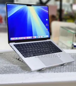 New Laptop Apple MacBook Pro M1 16GB Apple M1 Pro SSD 512GB