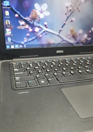 New Laptop Dell Latitude 3380 8GB Intel Core I5 SSD 256GB