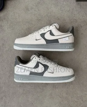 Photo - Air Force 1 White Gray