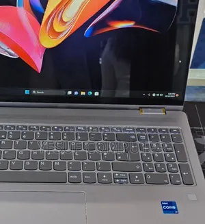 New Laptop Lenovo Yoga 7i 16GB Intel Core I7 SSD 512GB