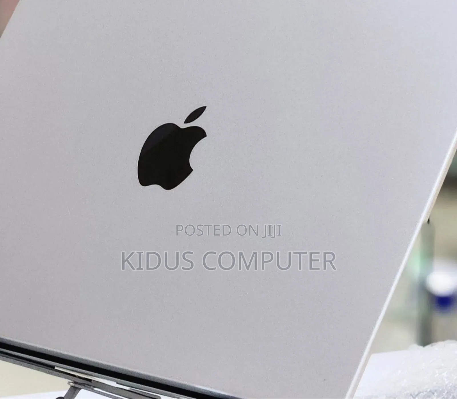 New Laptop Apple MacBook Pro 2020 M1 16GB Apple M1 SSD 512GB