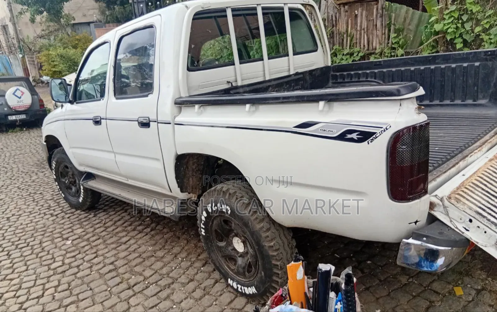 Toyota Hilux 2001 White