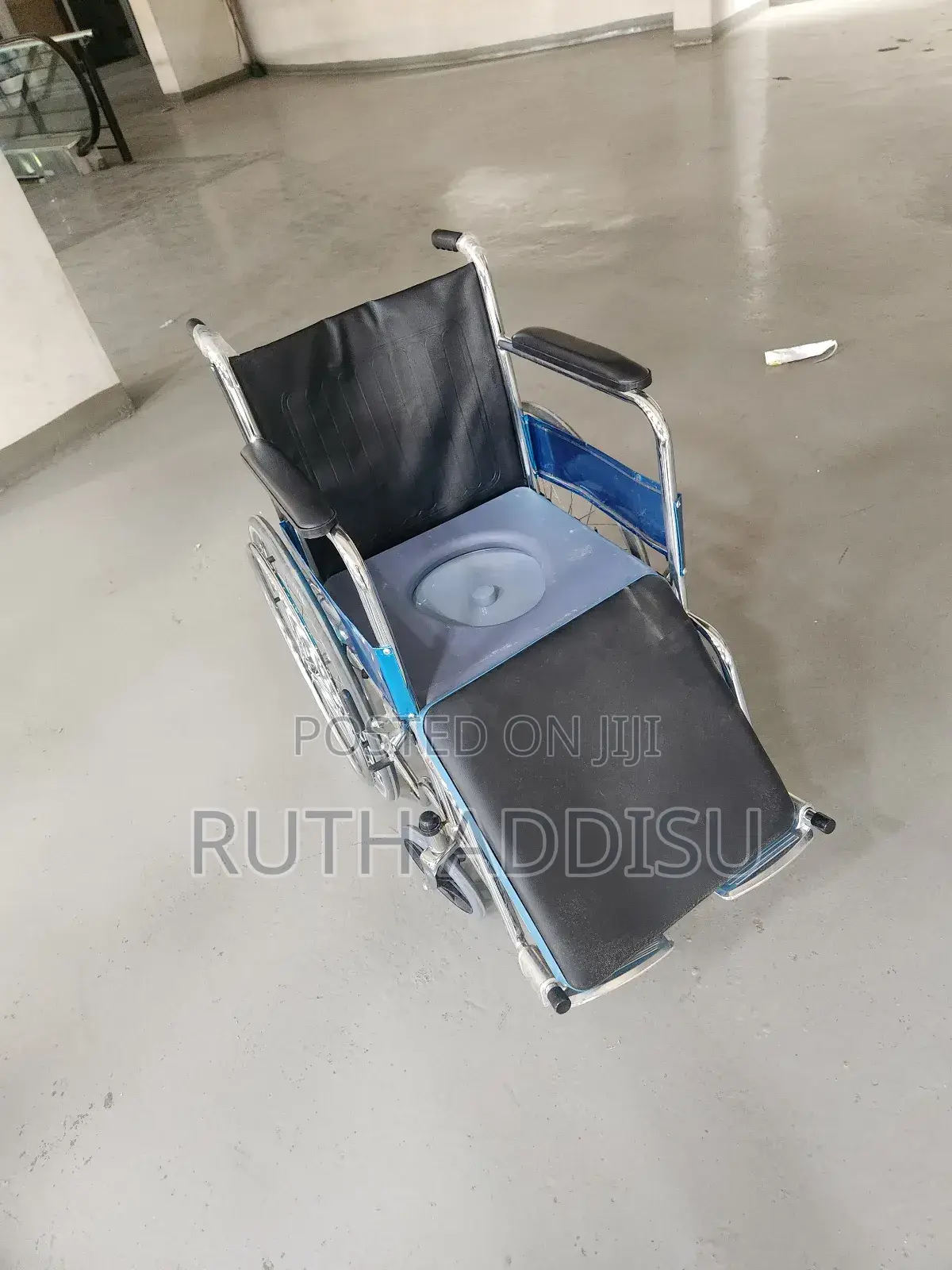 Wheelchair傳媒wheelchair老闆wheelchair倚靠wheelchair Toilet Wheelchair