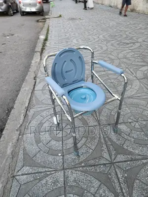 Photo - Commode Chair輕微toilet Chair痲我brand New Medical Commode Chair Quality