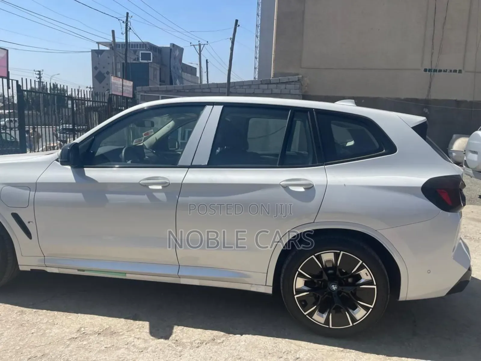 New BMW iX 2025 Ivory