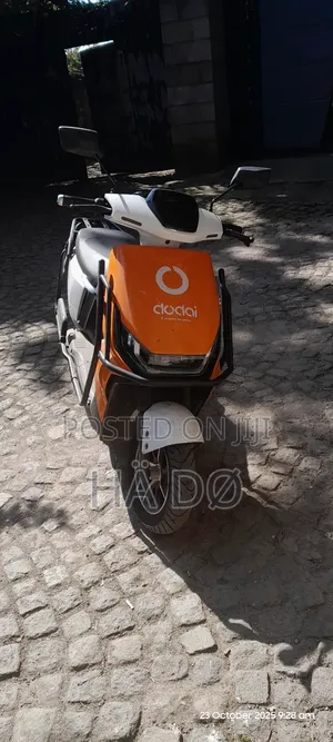 Motorcycle 2023 Orange