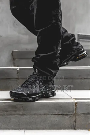 Photo - Nike Air Max Plus High Master Quality Smooth Sneakers