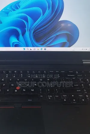 New Laptop Lenovo Thinkpad P15s 16GB Intel Core I7 SSD 256GB