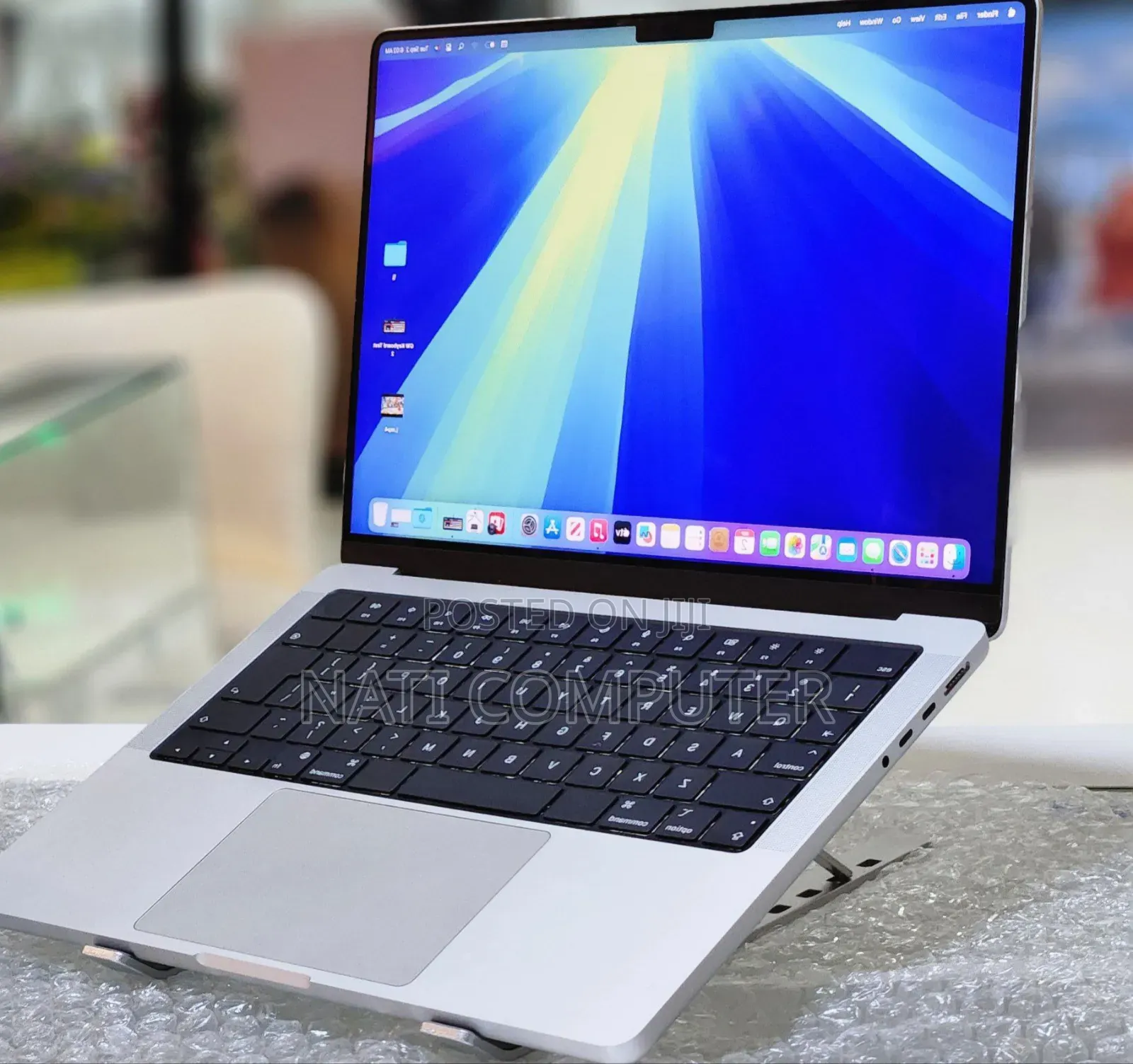 New Laptop Apple MacBook Pro M1 16GB Intel Core I5 SSD 512GB