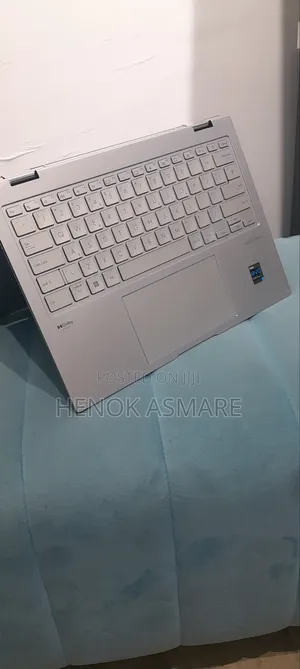 New Laptop Asus ZenBook 13 UX331UN 16GB Intel Core I7 SSD 512GB