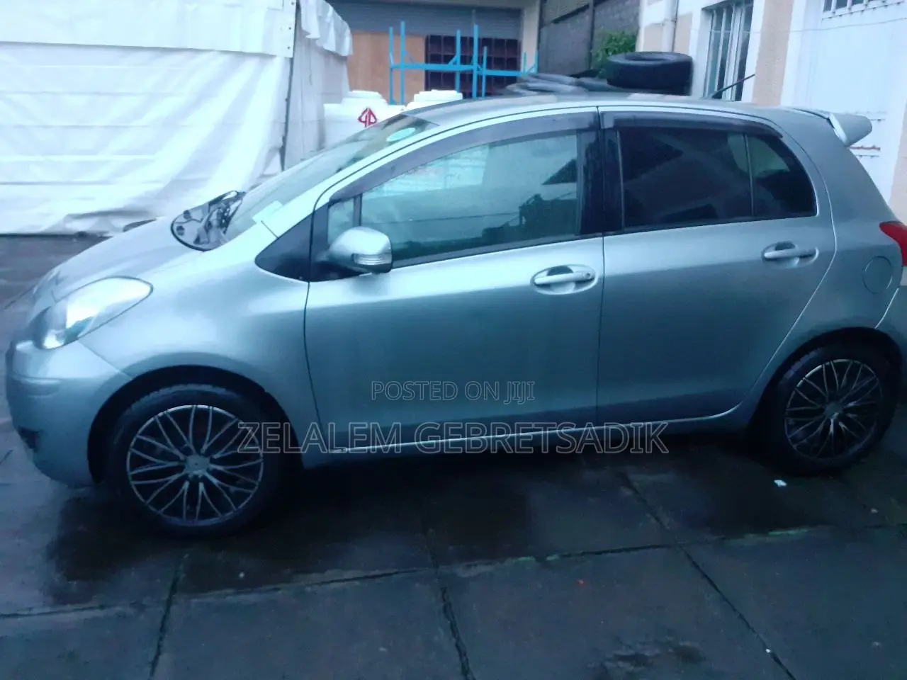 Toyota Yaris 2010 Gray