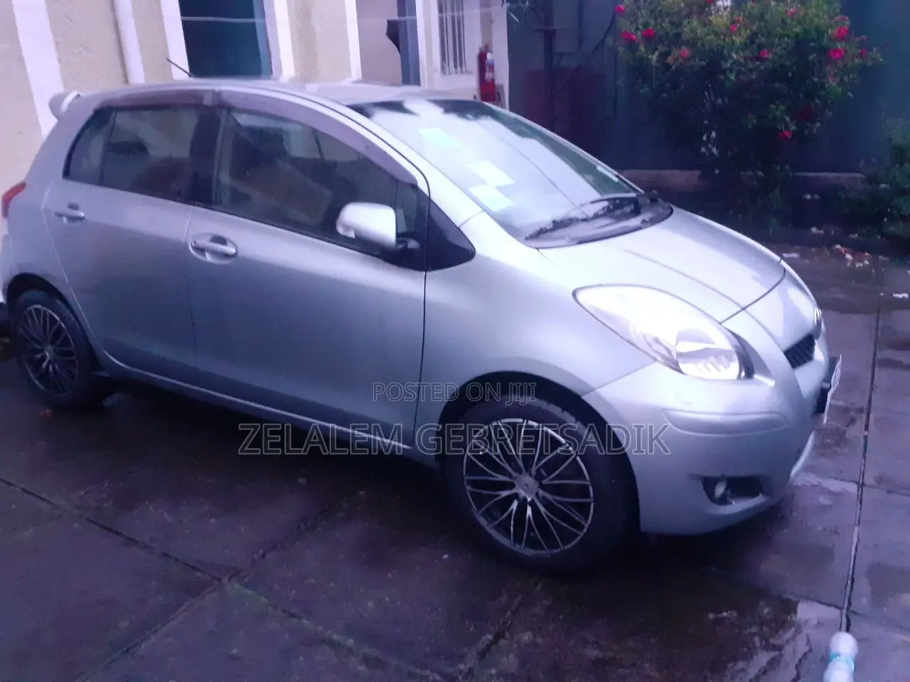 Toyota Yaris 2010 Gray