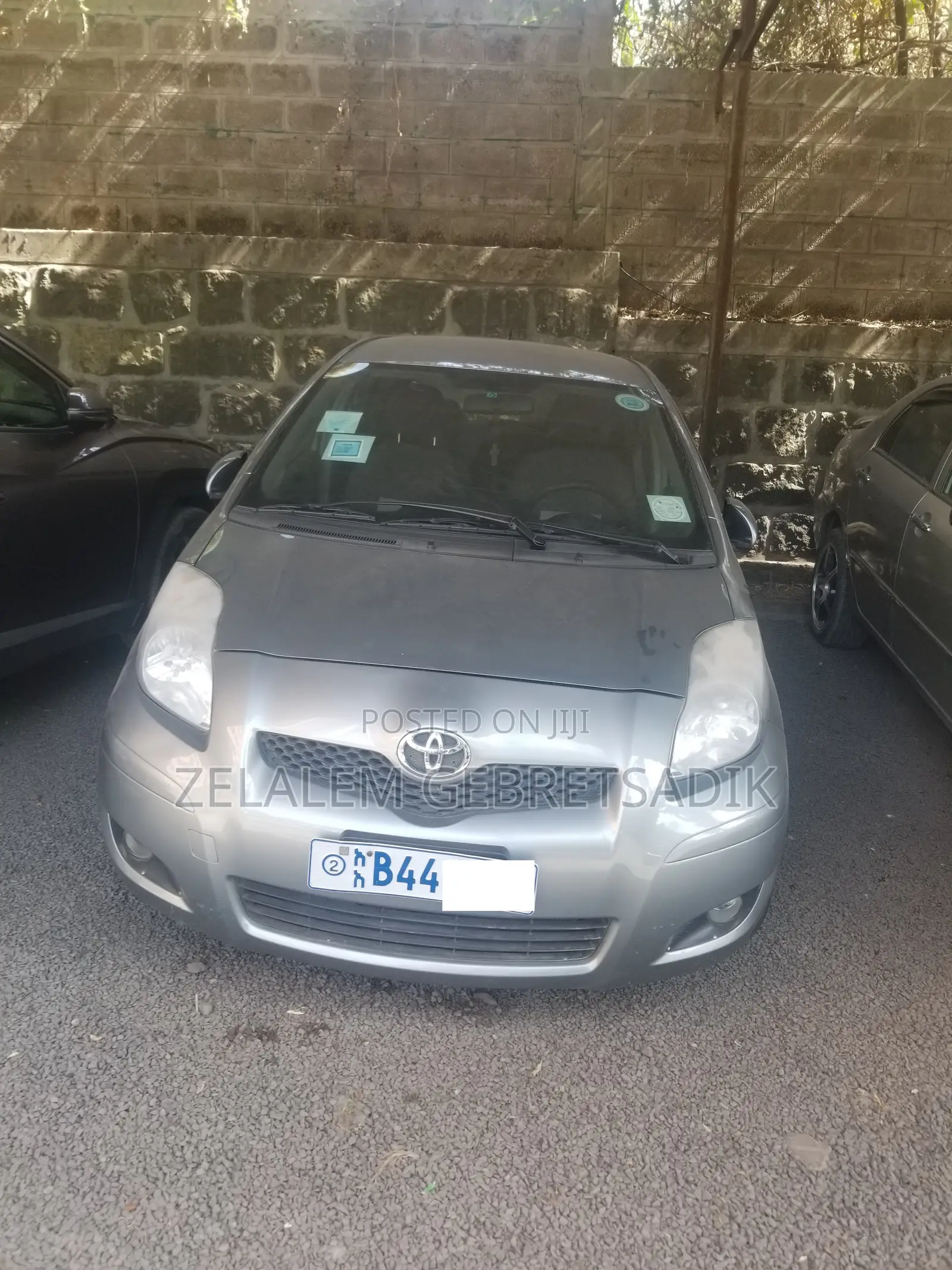 Toyota Yaris 2010 Gray