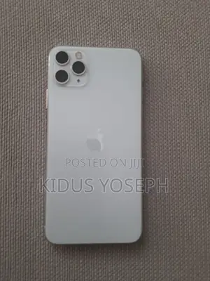Photo - Apple iPhone 11 Pro Max 512 GB White