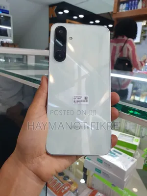 Photo - New Samsung Galaxy M16 128 GB White