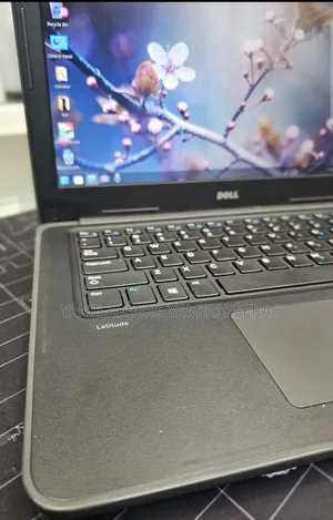 Photo - New Laptop Dell Latitude 3380 8GB Intel Core I5 SSD 256GB