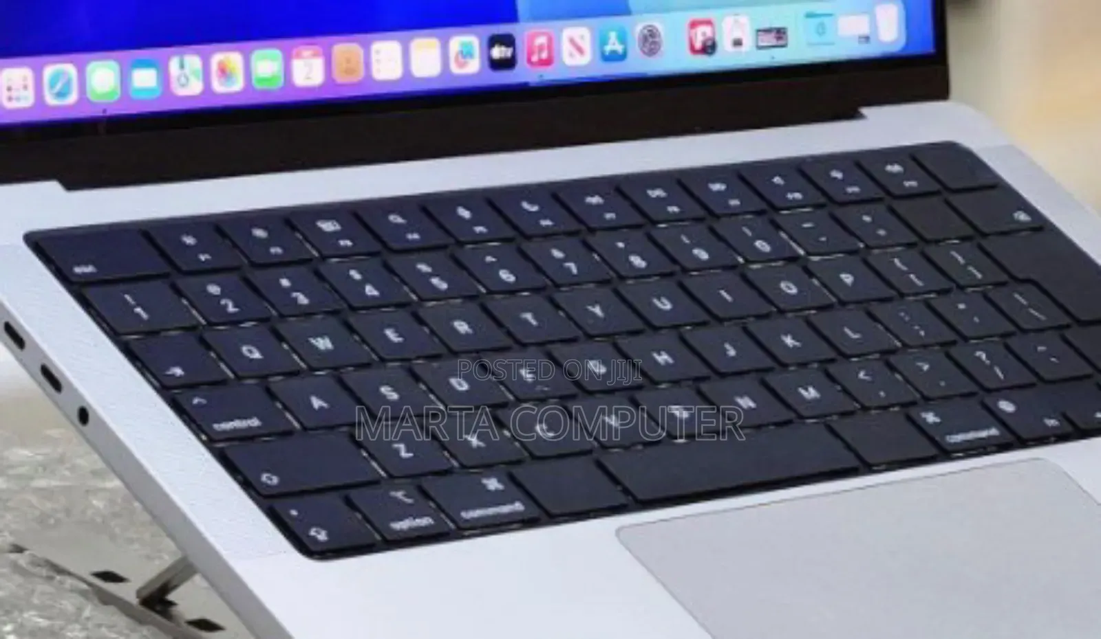 New Laptop Apple MacBook Pro M1 16GB Intel Core I9 SSD 512GB