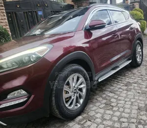 Hyundai Tucson Limited AWD 2020 Brown
