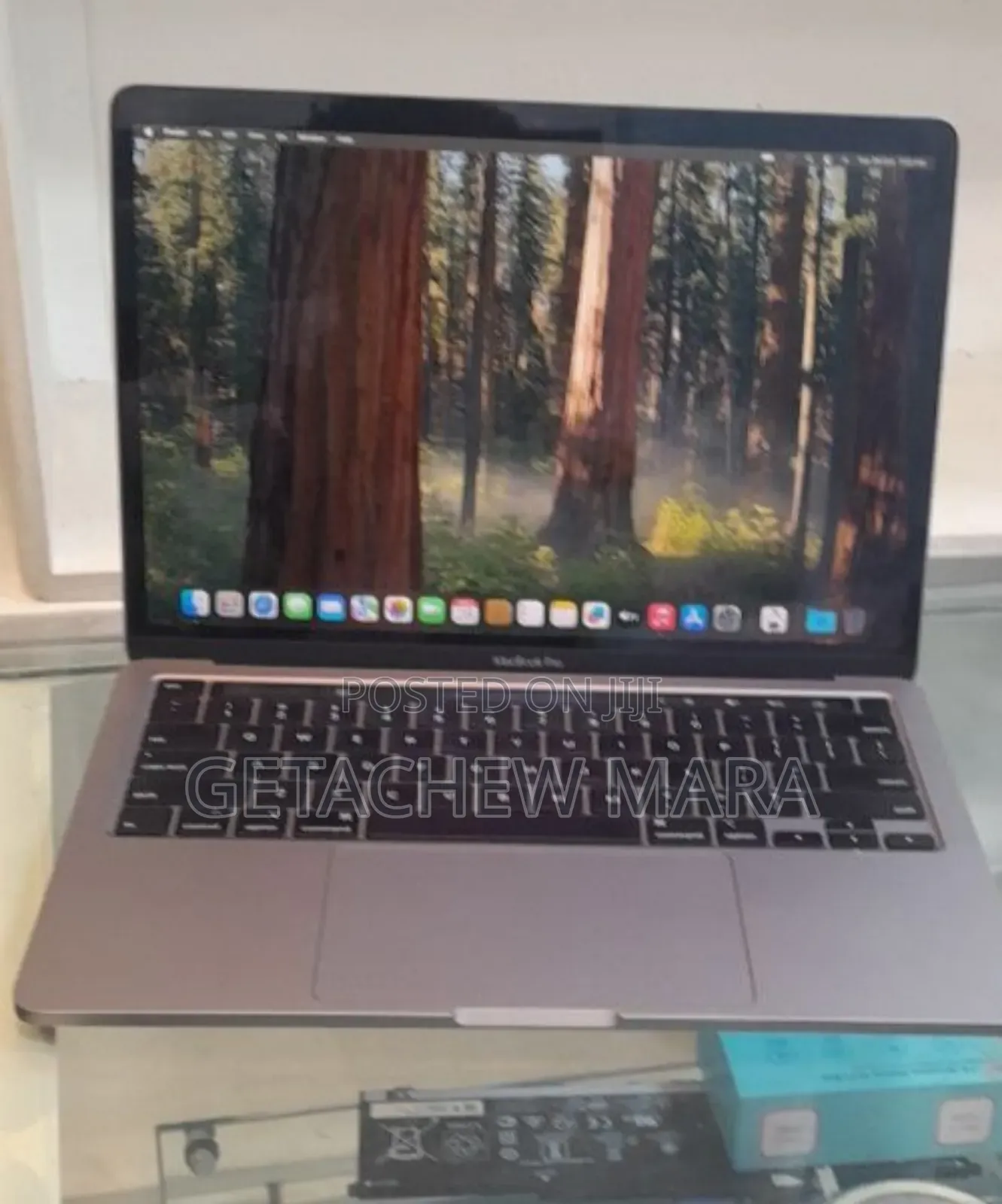 New Laptop Apple MacBook 2020 8GB Intel Core I5 SSD 256GB