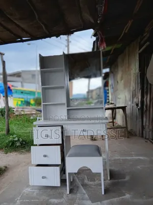 Photo - Dressing Table Elegant Quality Product1m*180cm